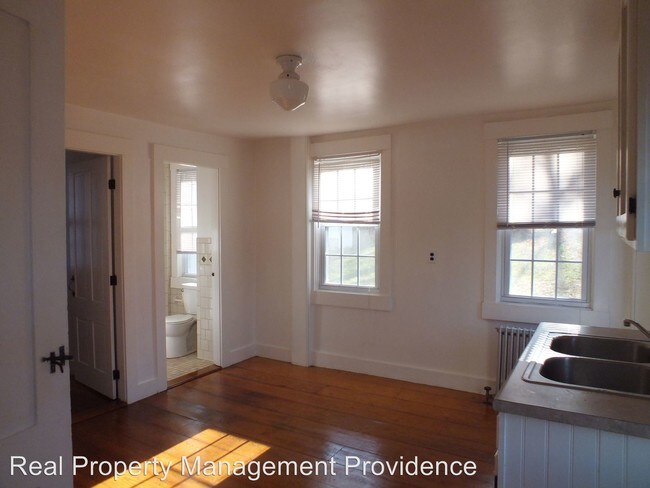 Foto del edificio - 1 br, 1 bath House - 42 Greenville Ave