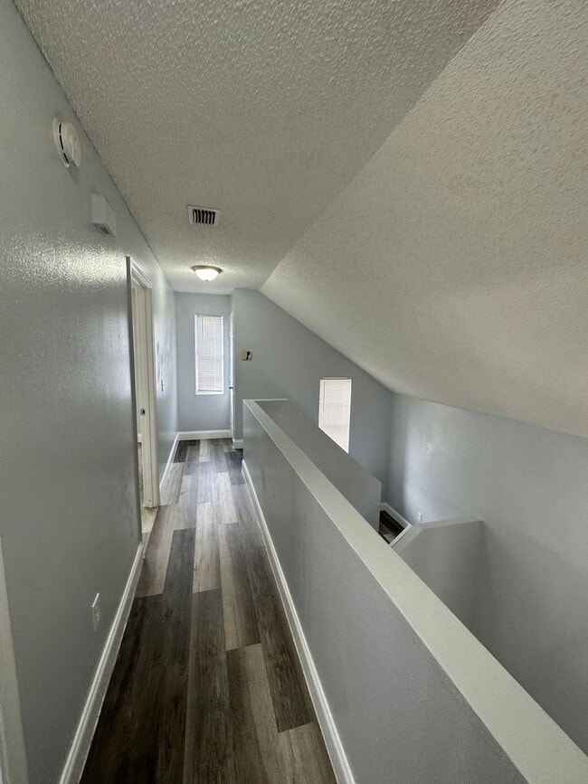 Foto del edificio - Fully renovated 3/2 Single-Family Home Available for Immediate rent!