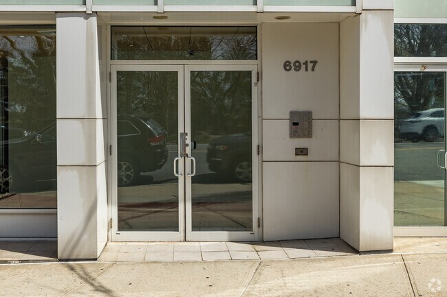 Building Photo - 6917 Shore Rd