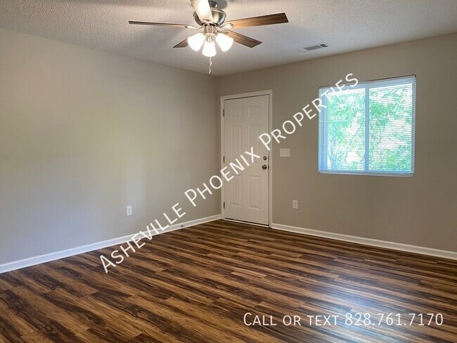 Foto del edificio - 456 Reems Creek Rd