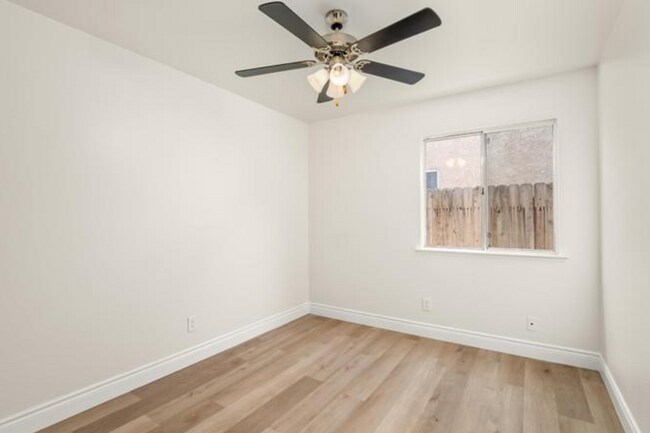 Building Photo - Spacious 3-Bedroom Home in Quiet Northwest...