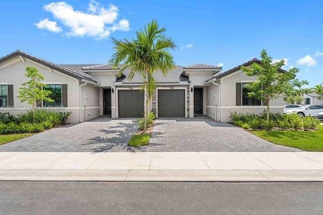 Foto del edificio - 14800 Cumberland Dr