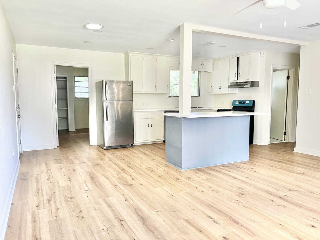 Foto principal - 545 Highland Park Dr
