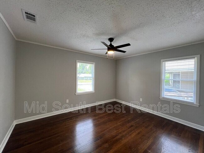 Building Photo - 4296 Willow Rd