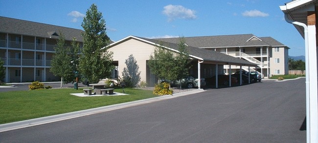 Building Photo - River Rock Apartments