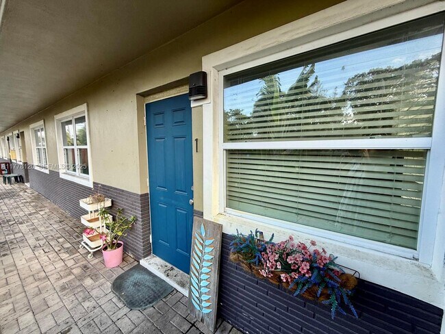 Foto del edificio - 1201 NE 5th Ave