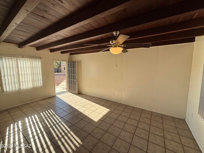 Foto del edificio - 3009 E La Madera Dr