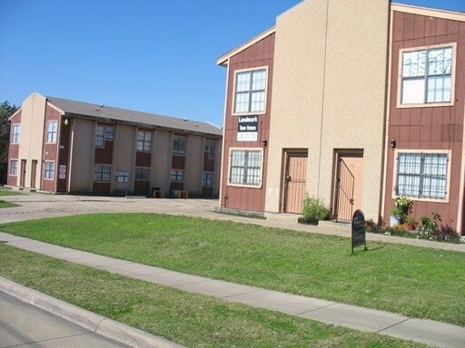 Landmark Townhomes Apartments Dallas Tx Building Photo Landmark Townhomes