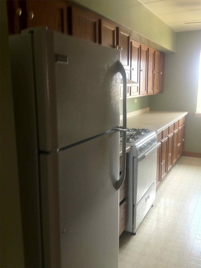 Building Photo - 220 S Roselle Rd