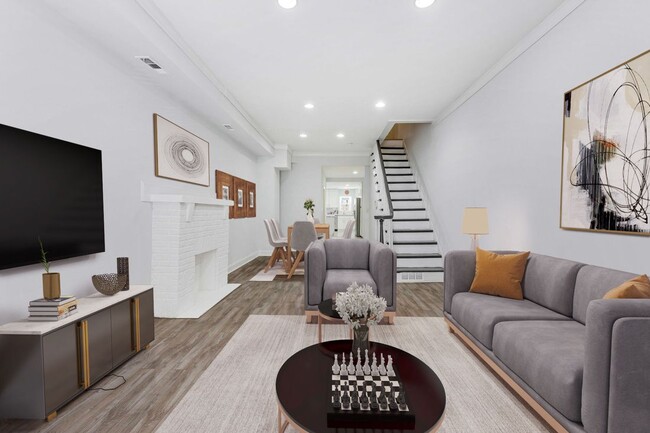 Foto del edificio - 725 N Patterson Park Ave