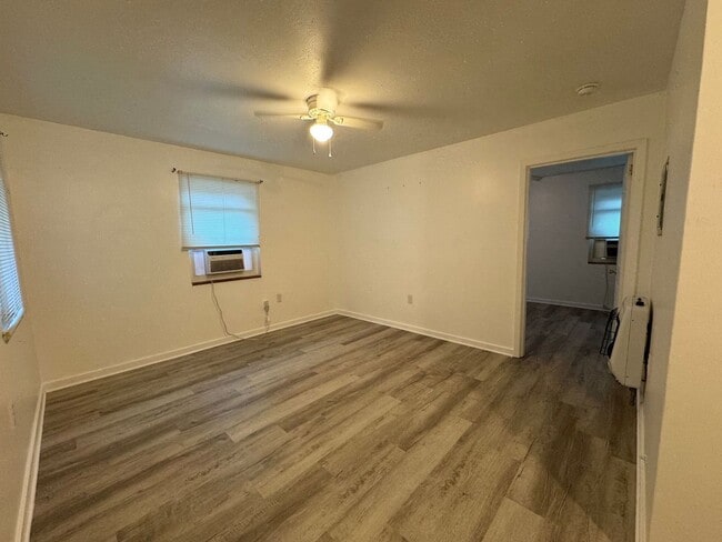 Building Photo - Pensacola - Warrington - 1 Bedroom, 1 Bathroom