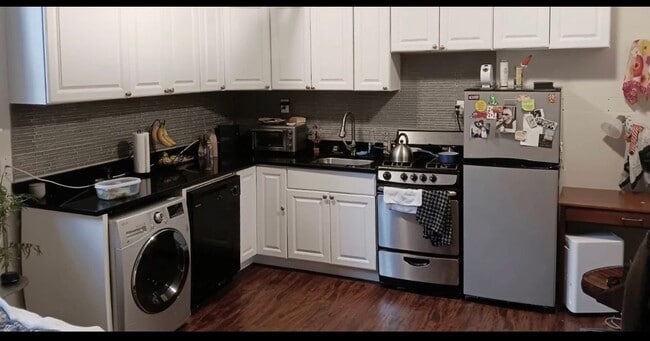 Building Photo - 2129 N Dayton St