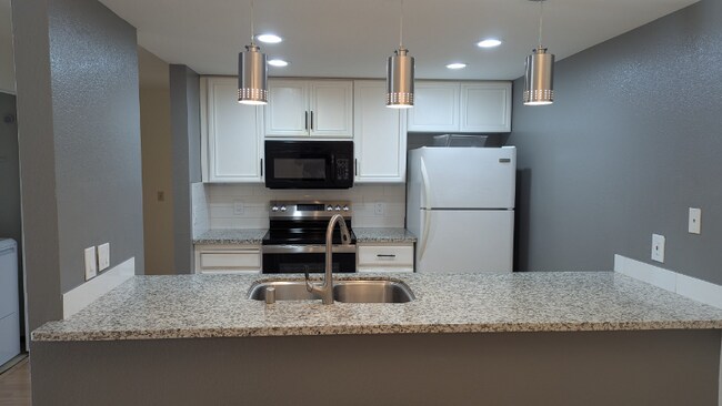 Building Photo - 39993 Fremont Blvd