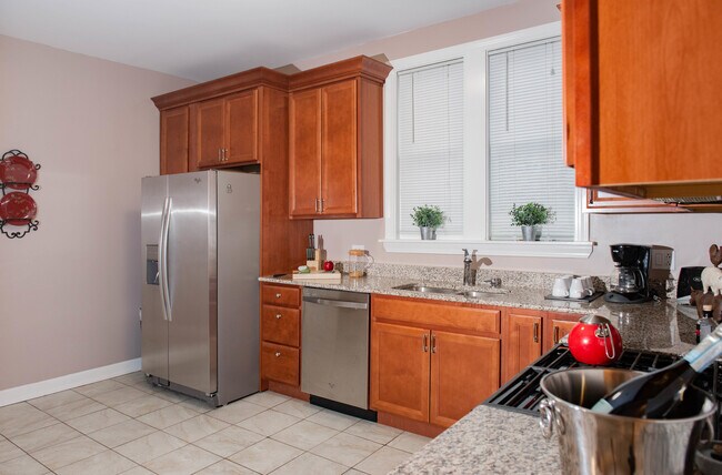 Foto del edificio - 2213 W Addison St