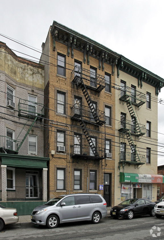 Foto del edificio - 5902 Hudson Ave