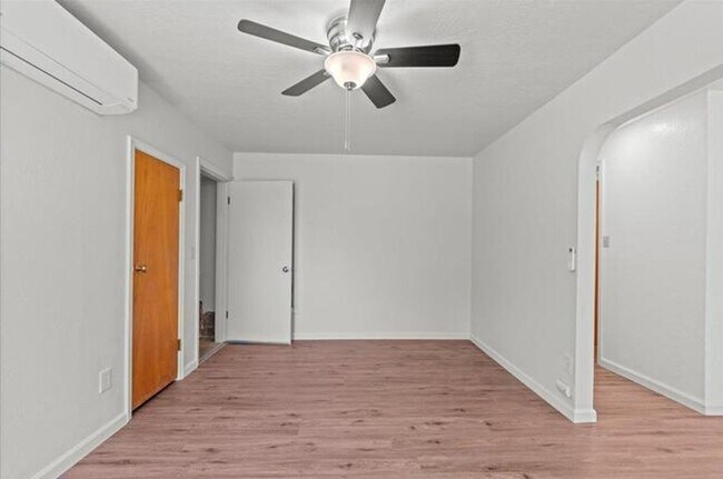 Foto del edificio - 112 College Way