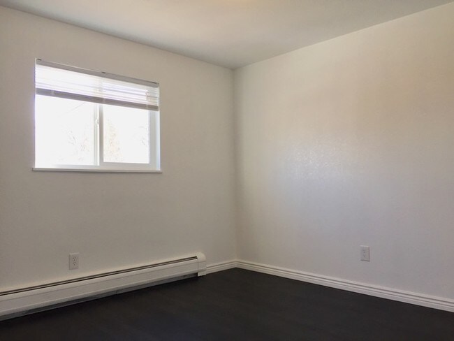 Building Photo - Beautiful 2 Bedroom Apartment