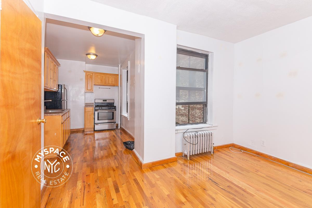 Primary Photo - 228 S 3rd St
