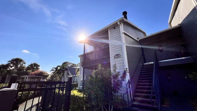 Foto del edificio - Cozy Casselberry Condo Available - Move In Before the Holidays!