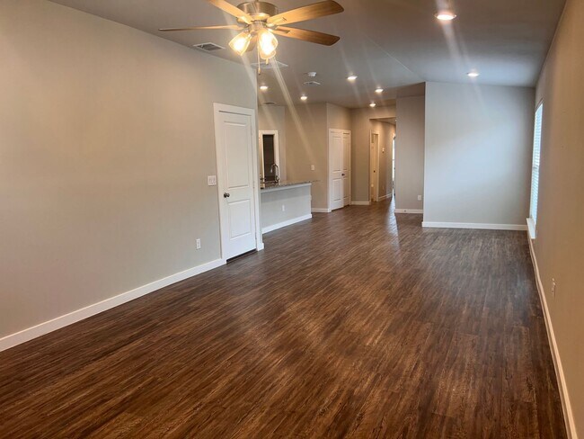 Building Photo - 3406 Tiffin Ave