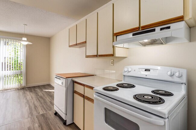 Building Photo - South Ridge Townhomes