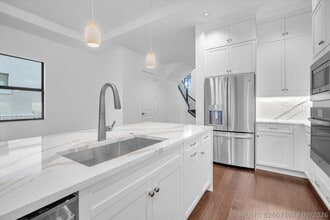 Building Photo - 13482 Artisan Cir
