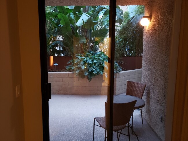 Foto del edificio - 550 Orange Ave