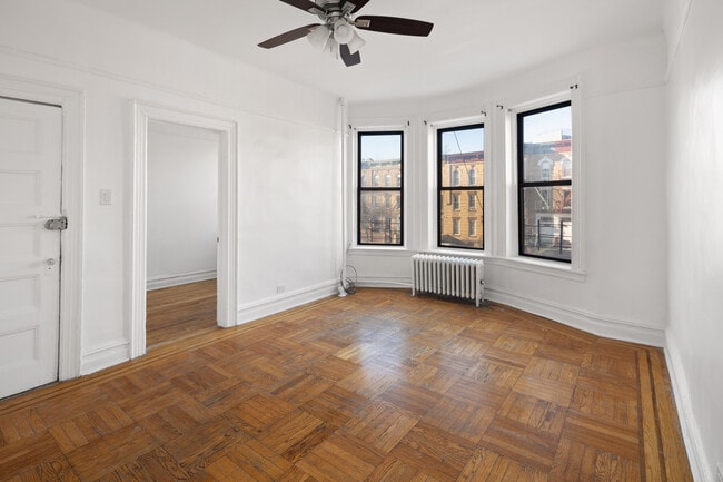 Foto del edificio - 1574 Eastern Pkwy