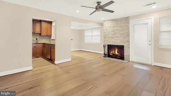 Building Photo - 5715 Chapman Mill Dr