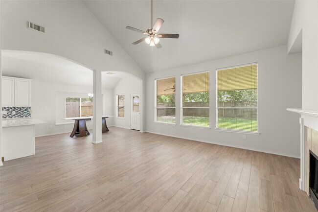 Foto del edificio - 20211 Black Canyon Dr