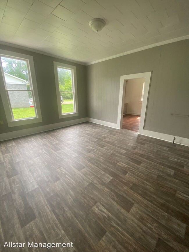 Building Photo - 2 br, 1 bath House - 513 North Street
