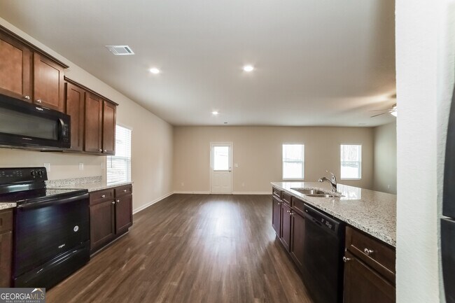 Building Photo - 334 Augusta Woods Dr