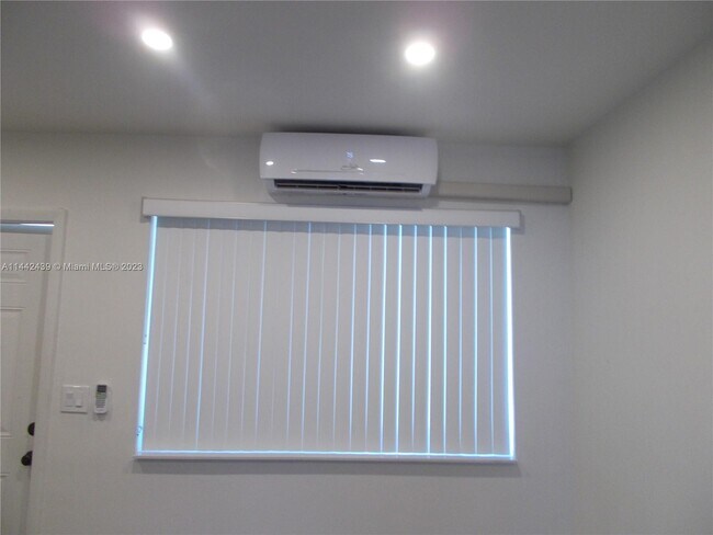 Foto del edificio - 621 SW 6th Terrace