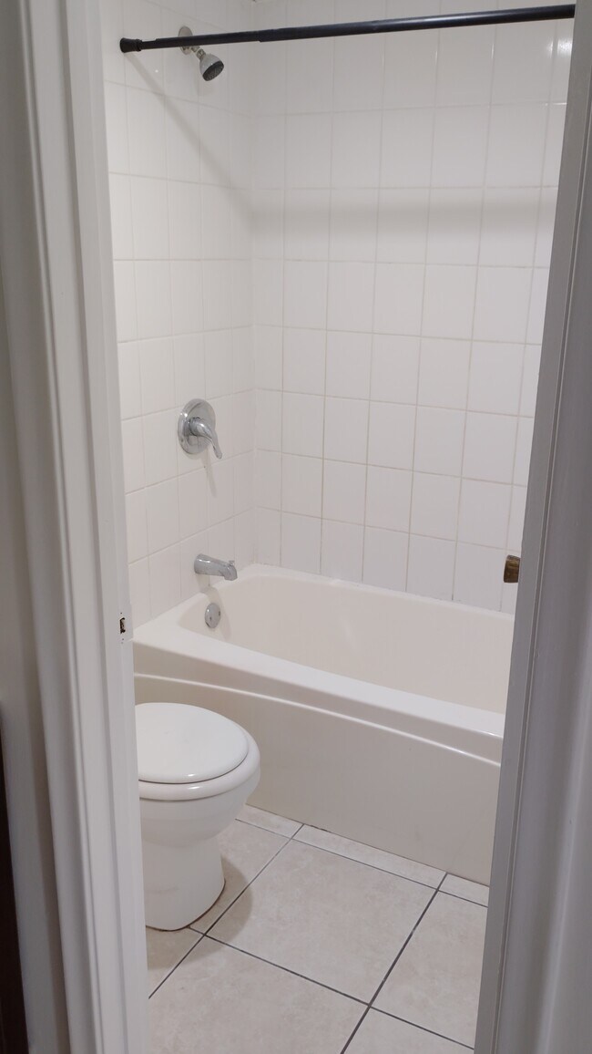 Foto del edificio - 2800 Fiore Way