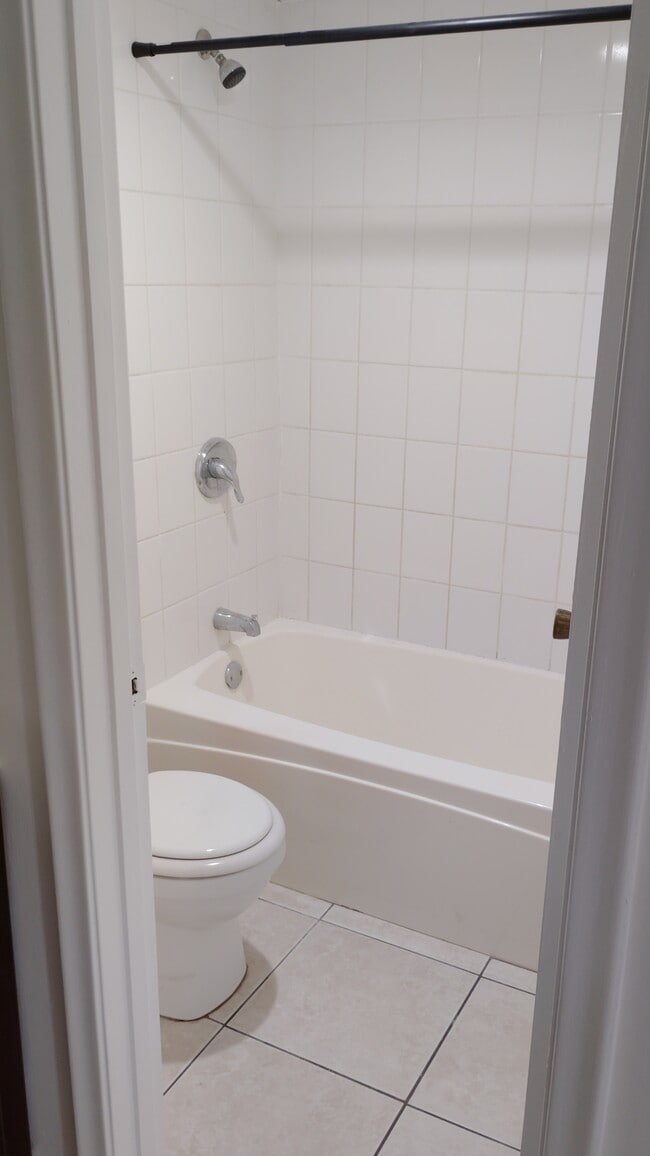 Building Photo - 2800 Fiore Way