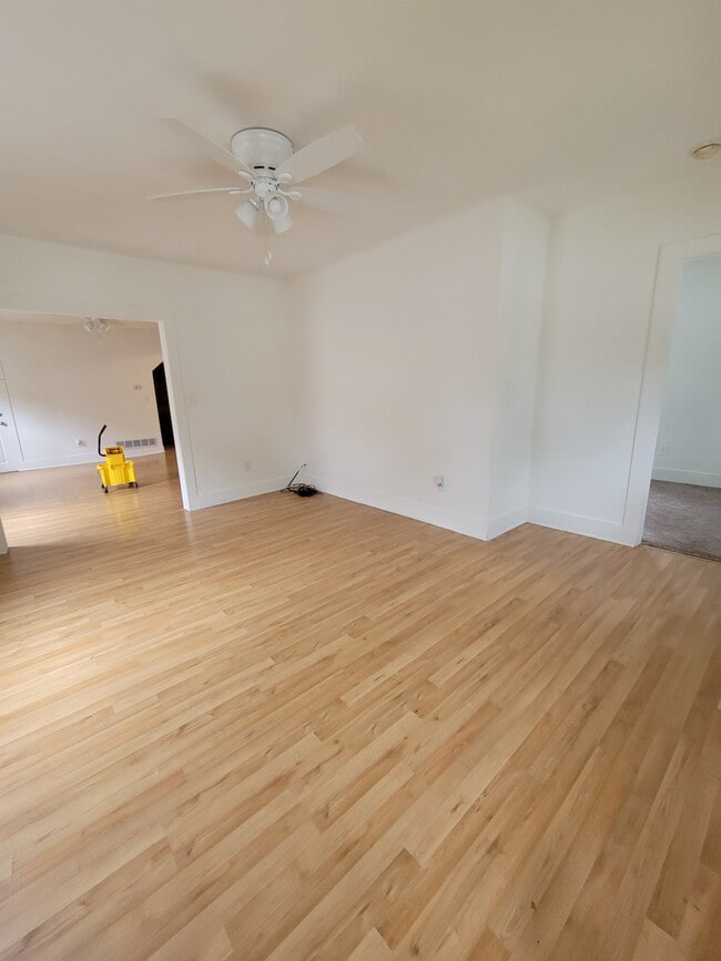 Sala de estar - 125 Neil St