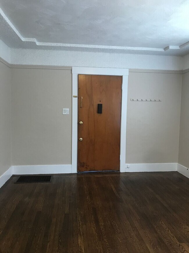 Photo - 2504 MacArthur Blvd (aka 2500) Apartment