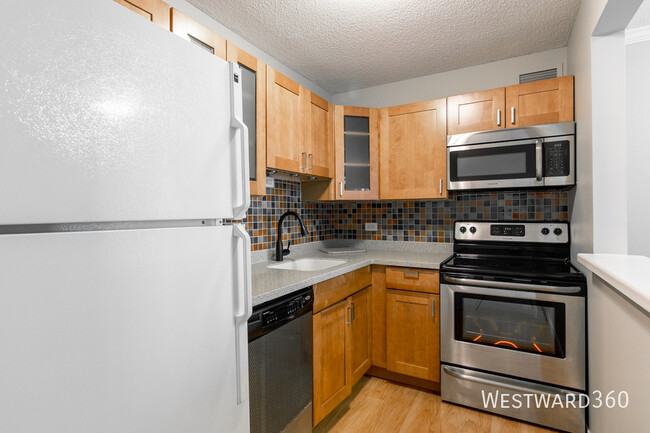 Building Photo - 480 N McClurg Ct