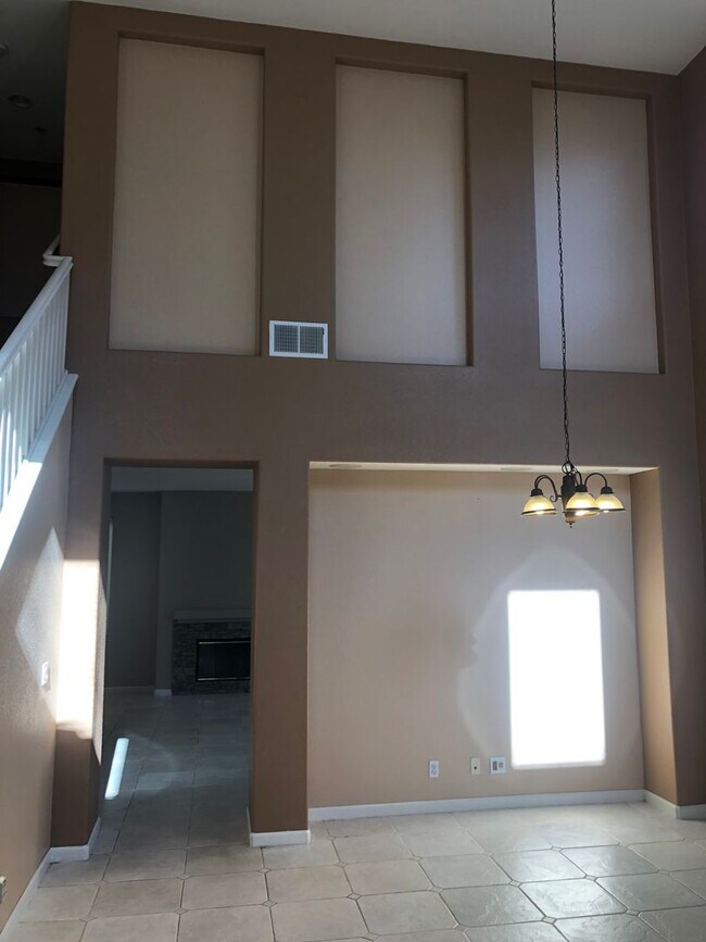 Building Photo - 4Br/3Ba Home in the Seaview Ranch Neighbor...