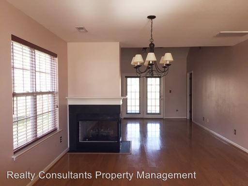 Foto del edificio - 886 Creek Crossing Trl