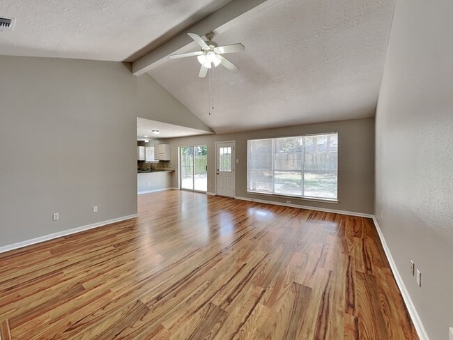 Foto del edificio - 2419 Sherwood Hollow Ln