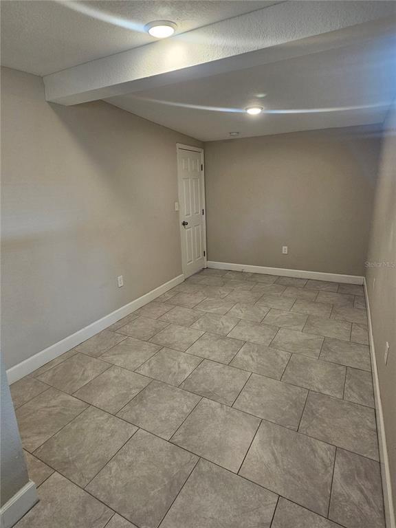 Building Photo - 5314 Oakwood Ct