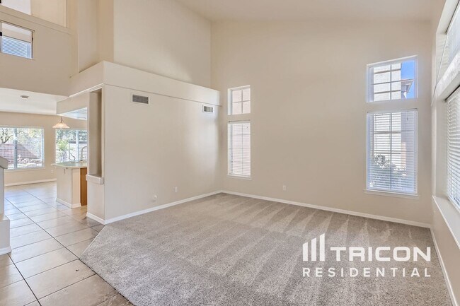 Foto del edificio - 13303 Redwood Ln
