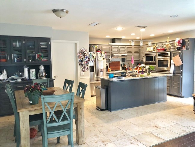 Building Photo - 3800 Leathertop Dr