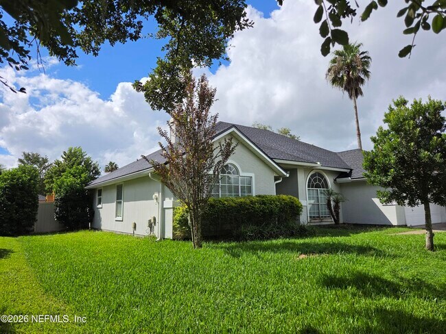 Foto del edificio - 2071 Thornhill Drive