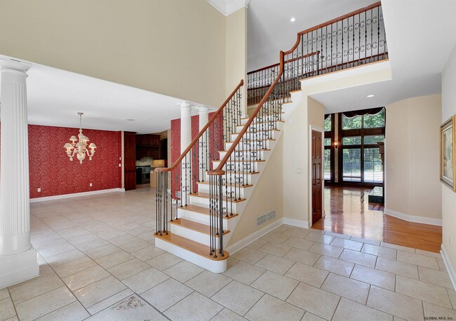 Building Photo - 2733 Rosendale Rd