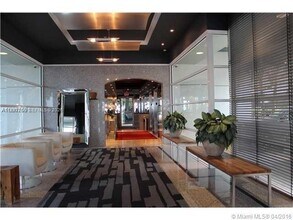 Building Photo - 1402 Brickell Bay Dr