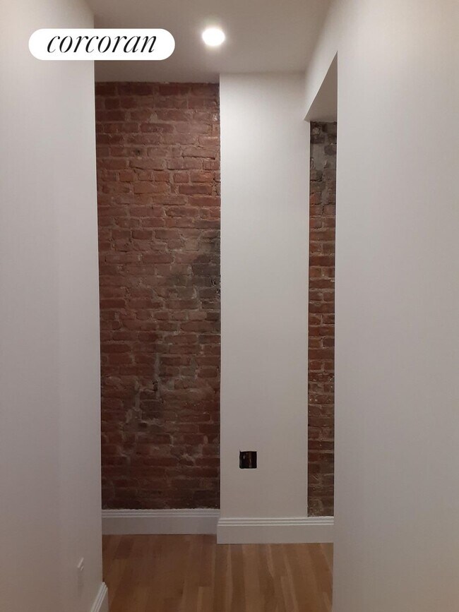 Building Photo - 53 E 97th St
