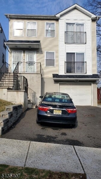 Primary Photo - 175 Grumman Ave
