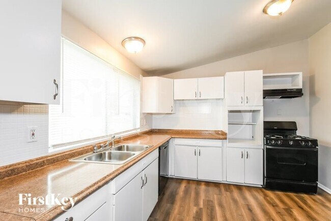 Foto del edificio - 1520 Ascot Terrace